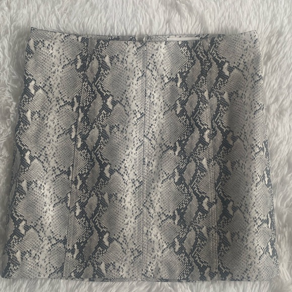 Victoria + Sophia Snakeskin Print Skirt - Picture 1 of 5